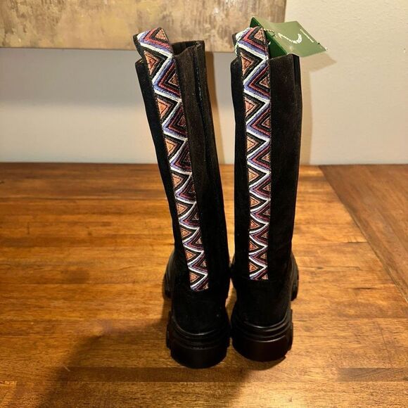 NWOB Farm Rio Lug Sole Boots - Picture 6 of 10